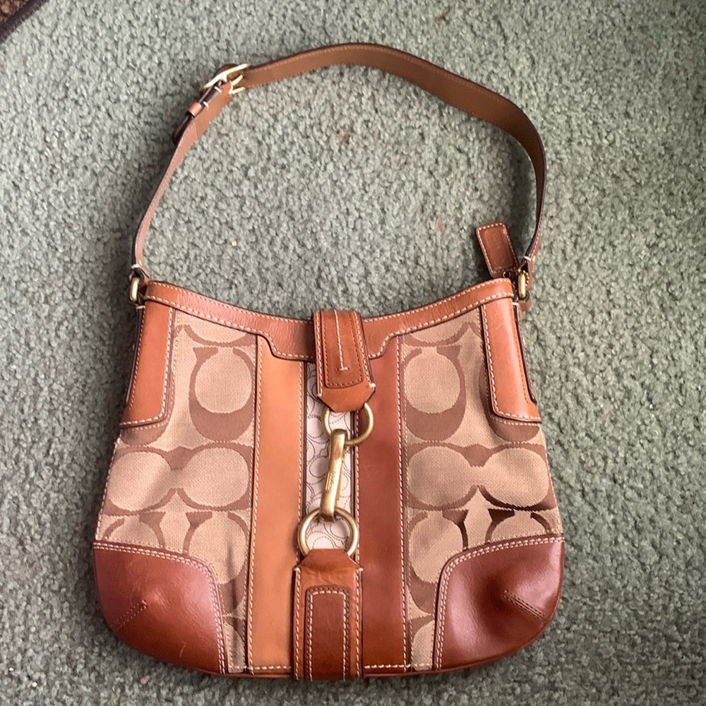 Medium Sized Coach Shoulder bag